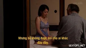 Vị thần cắm sừng tìm một người đàn ông độc thân để quan hệ với cô bạn gái hồng hào và dịu dàng của mình. Anh ấy thích cảm giác được quan sát bên cạnh mình.